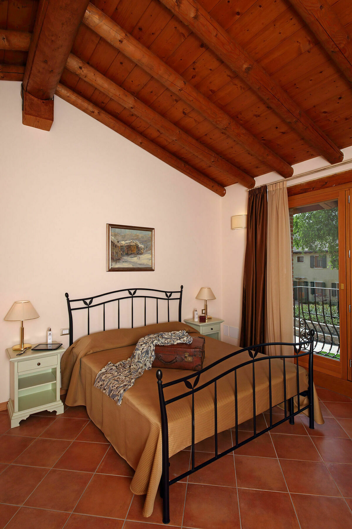 Borgo Mondragon Aparthotel 4*