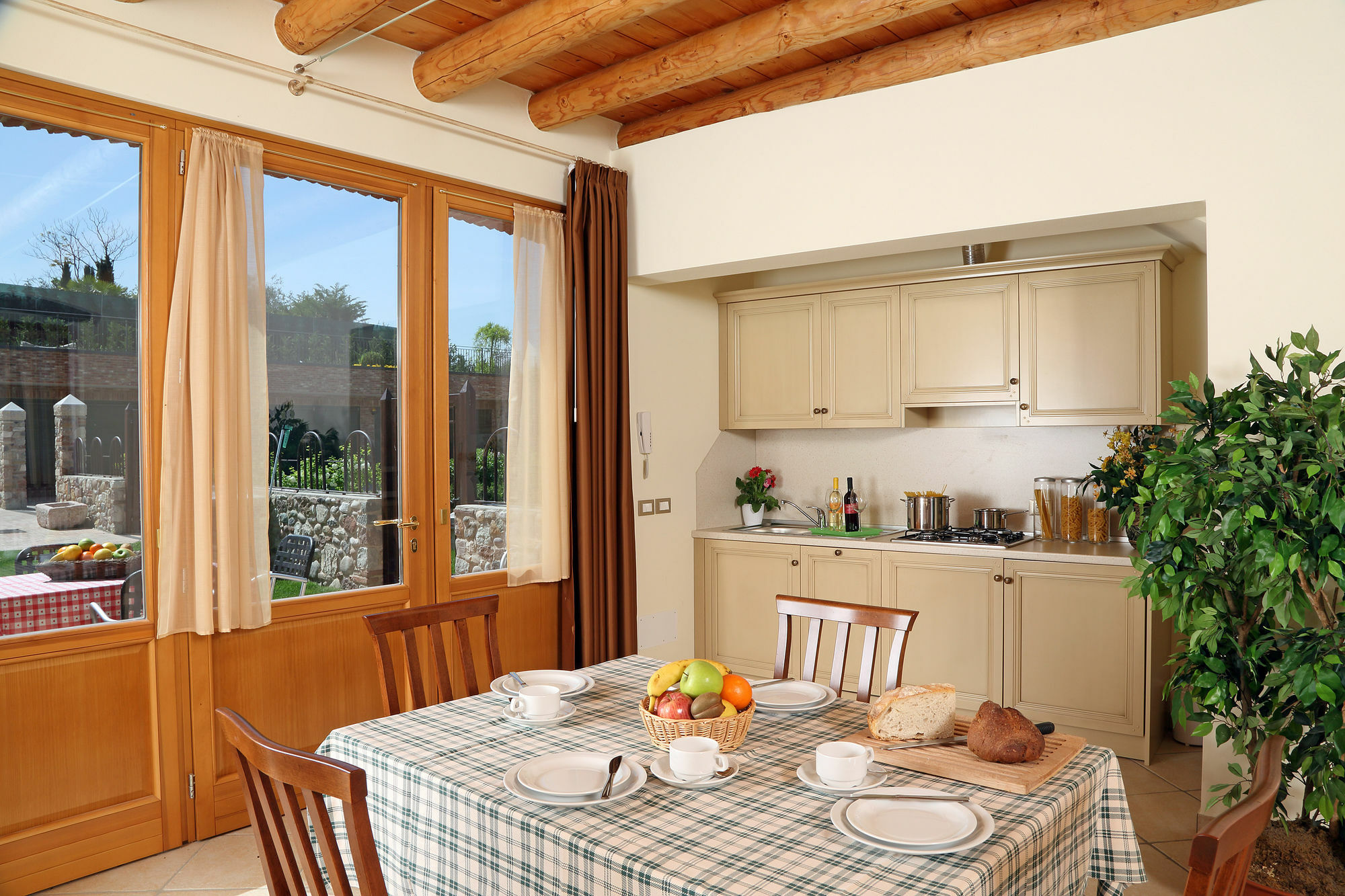Borgo Mondragon 4*