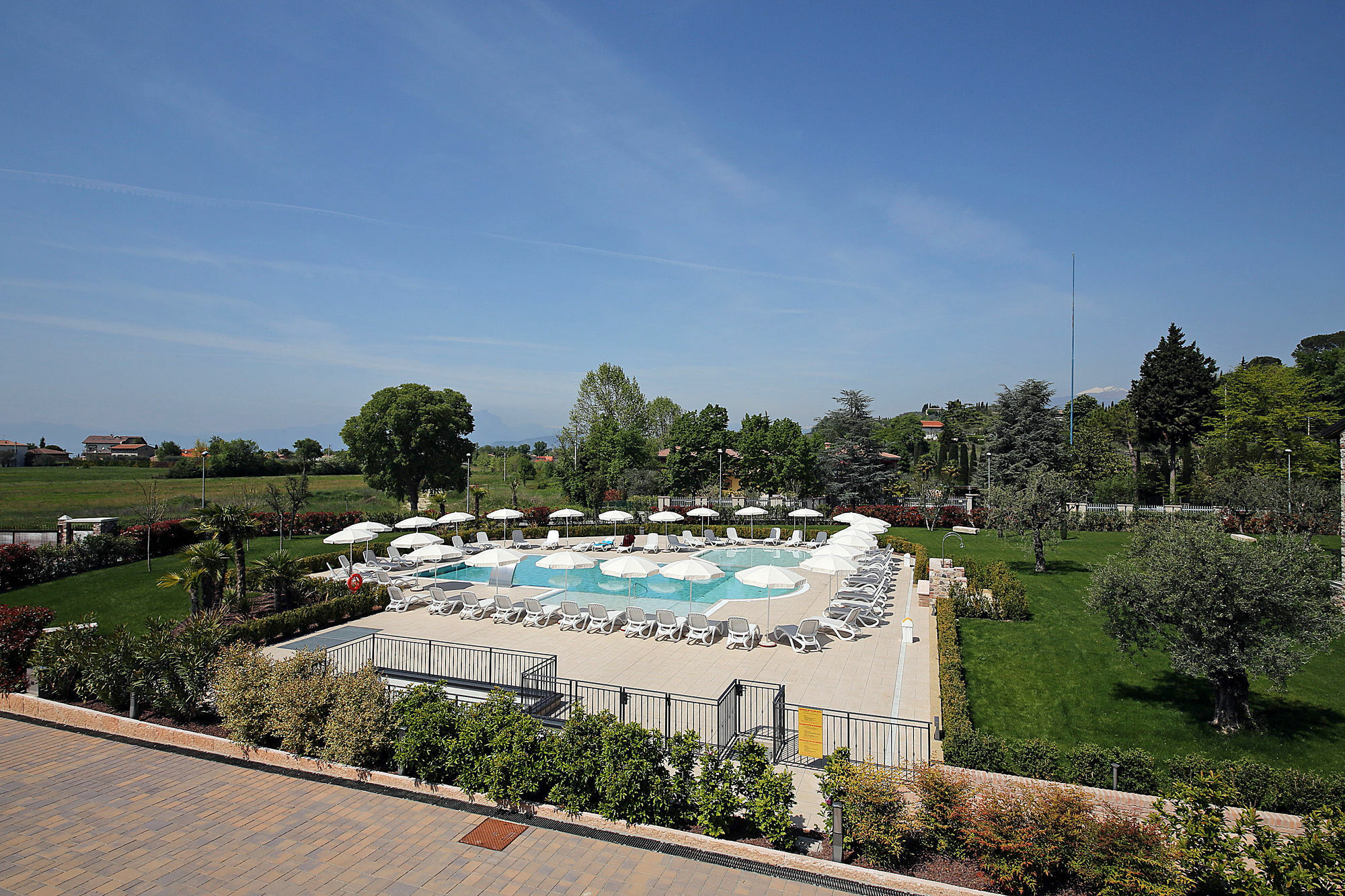 Borgo Mondragon Aparthotel
