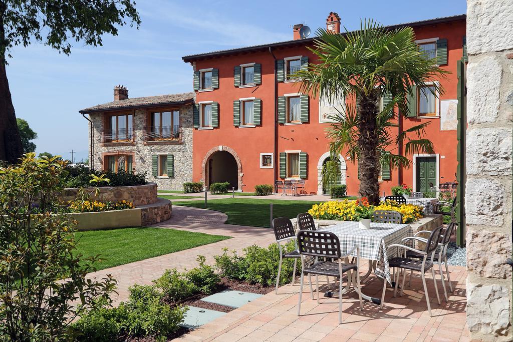 Borgo Mondragon