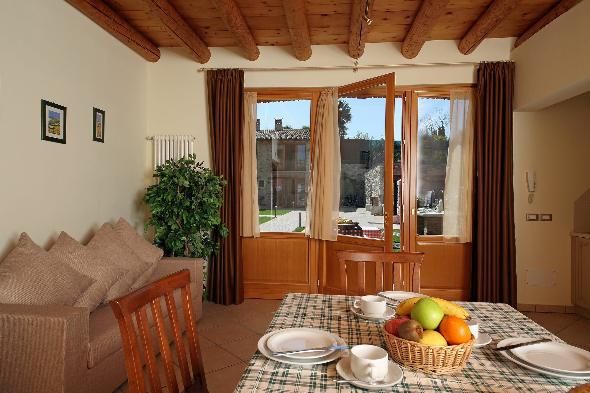 Borgo Mondragon Aparthotel Lazise
